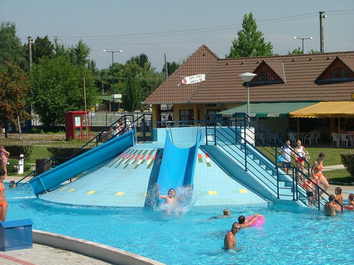 Grill Terasz Etterem Es Szallashely Mezőkövesd Exterior foto